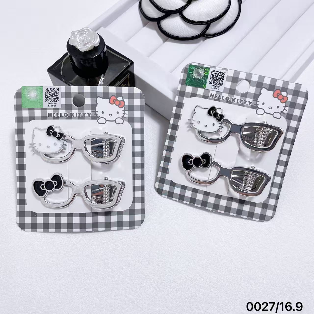 Officially Licensed Hello Kitty Premium Oil-Drip Glasses-Shaped Metal Hair Clip 0027