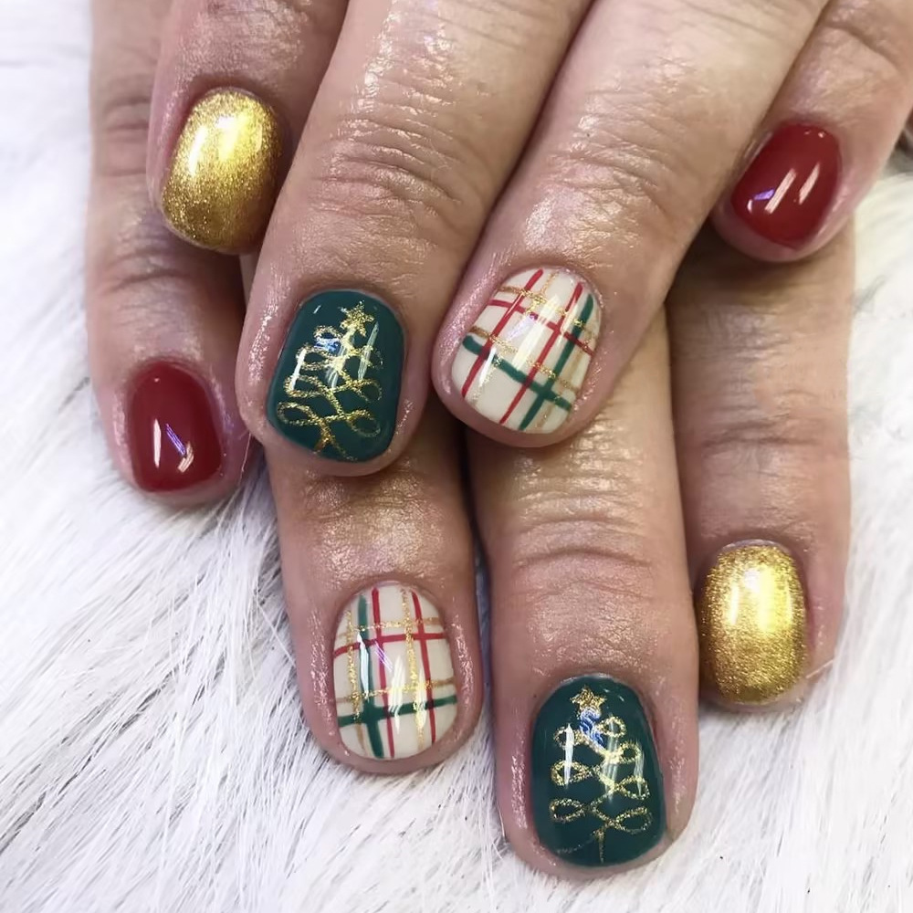 Christmas Wear Armor Short Gright Face Contrast Color Nail Art suit Christmas Tree Striped False Nail 24 Pressing Nail