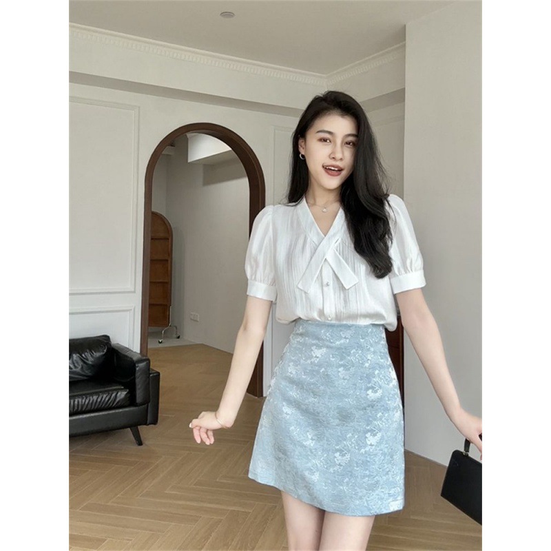 A Complete Set of Stylish and Casual Ribbon Shirts with Elegant Outfits, High-waisted Jacquard Skirt Suits, New Two-piece Trendy Set