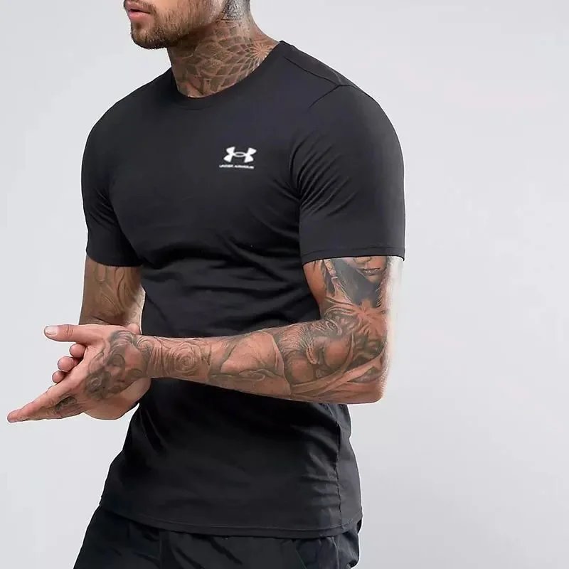 Under Armour T-shirt