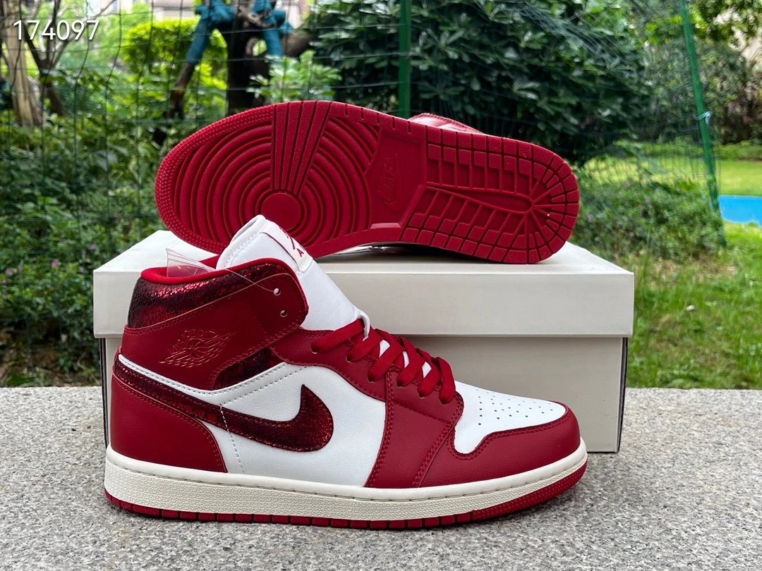 Nike Air Jordan 1 Mid