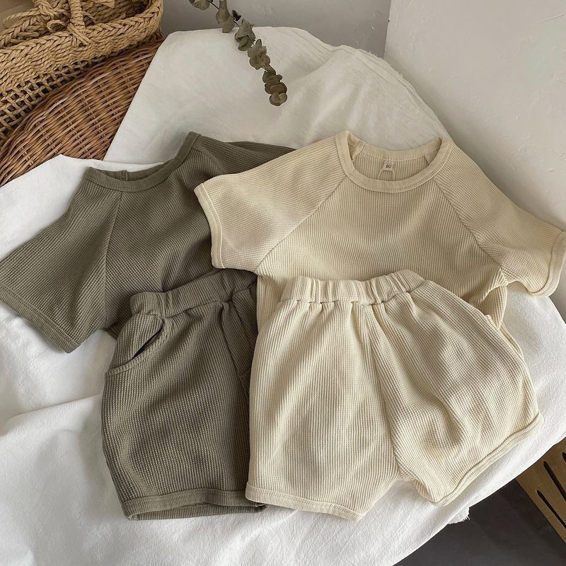 Summer Boys' and Girls' Outfits, Stylish Children's Trendy Brand Clothing, Forest-Style Artistic Retro Waffle T-Shirt and Shorts