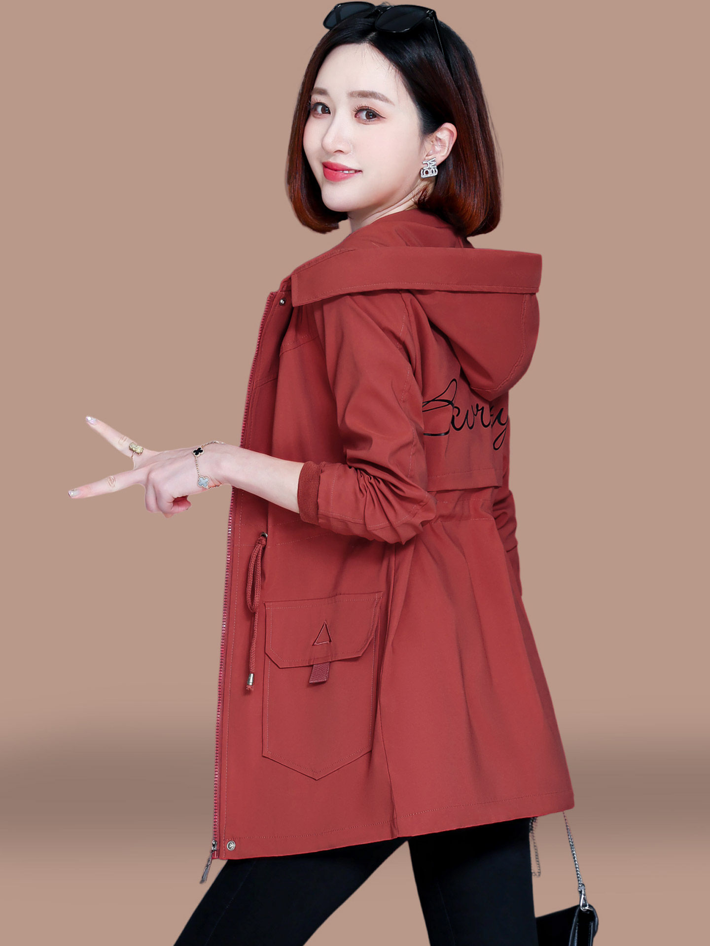 Mid-Length Trench Coat for Women, Spring and Autumn 2026 New Style, Fashionable and Stylish, Casual Windproof Jacket for Middle-Aged and Elderly Mothers
