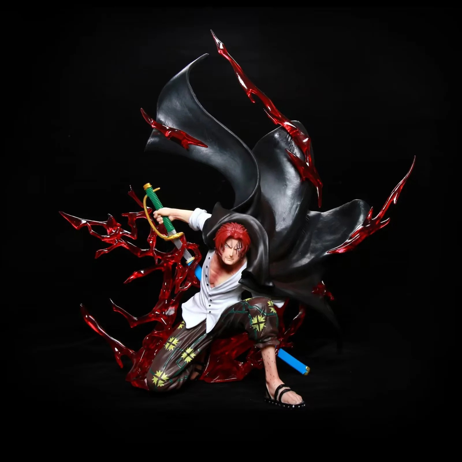 One Piece King GK Four Emperor Red Hair Shanks Battle Scene Squatting Hand-held Animation Wholesale