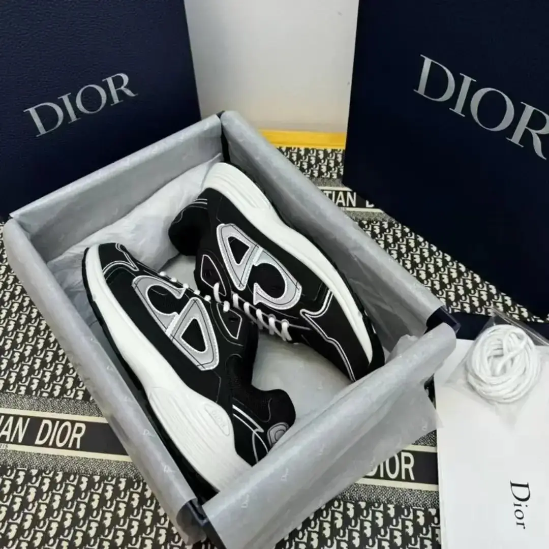D**R B30 WhatsApp: +853 6686 4886
