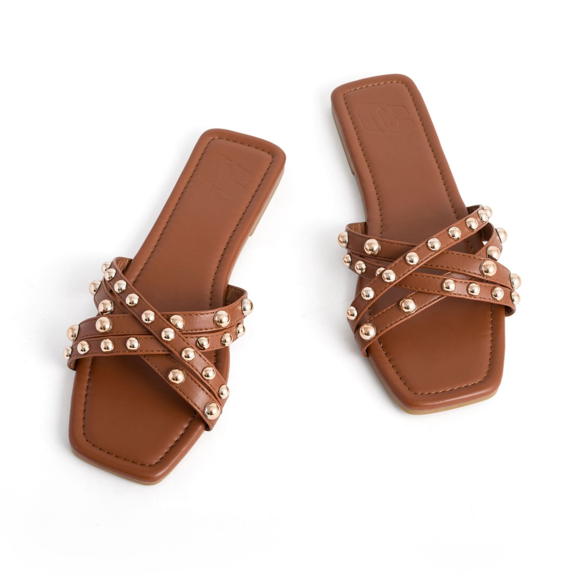 Slippers Women's Sandals Flat Sandals for Outerwear 2024 New Spot Summer Rivet Women's Shoes Fashion Beach Slippers