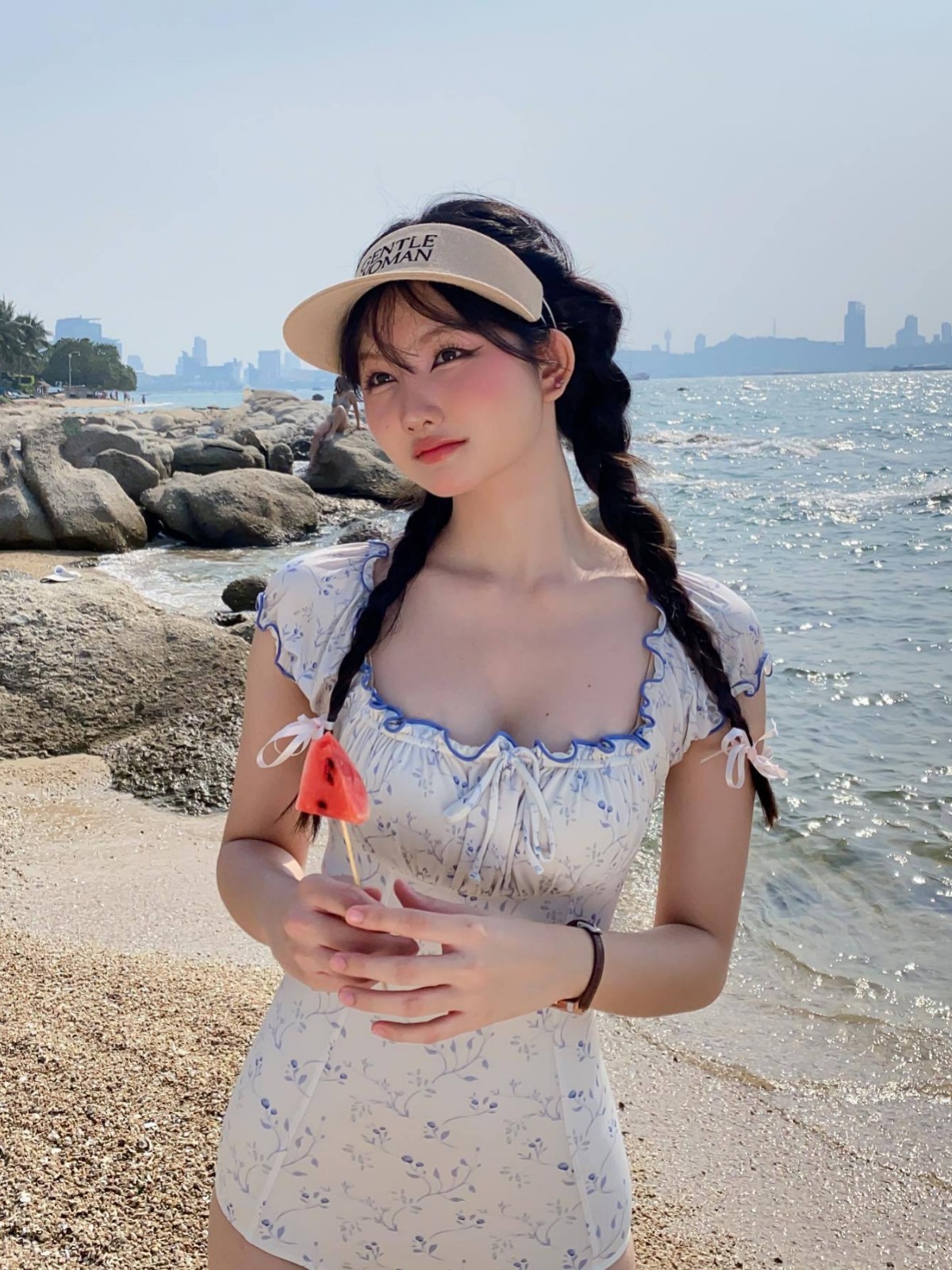 Source Factory White Floral Short-sleeved Conservative Tight Slim Triangle Hot Spring Vacation Pure Backless Swimsuit
