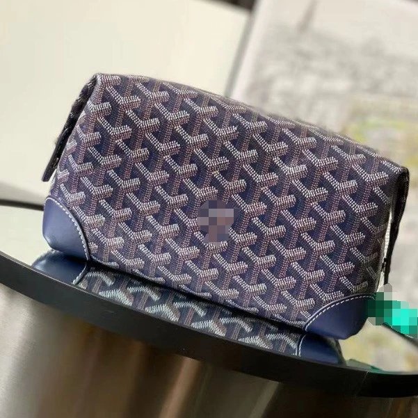 Goyard Toiletry kit