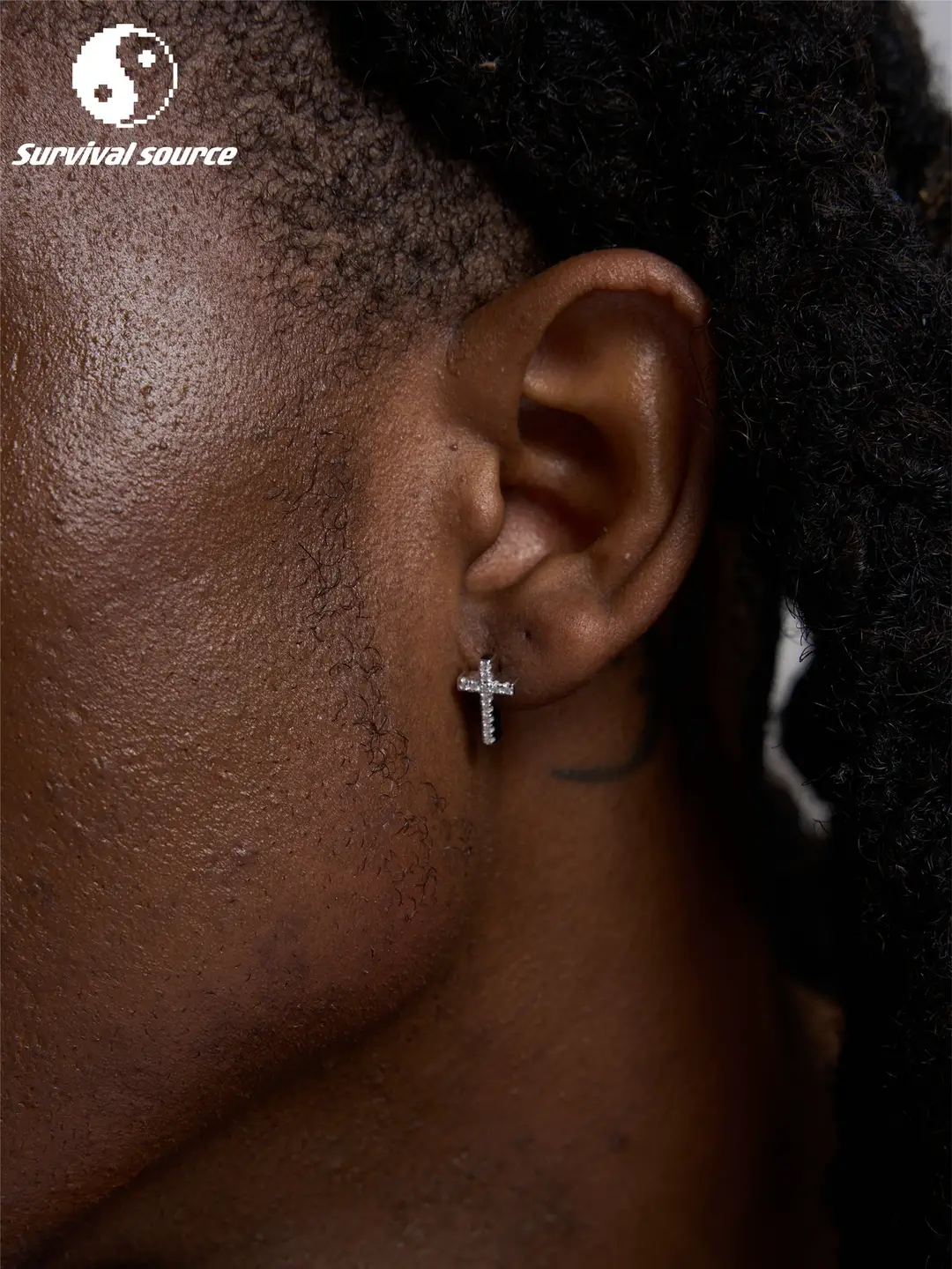 SSOURCE mosann s925 Sterling Silver Single cross stud earrings mixed with Fashion Trendy hip hop hiphopVVS color