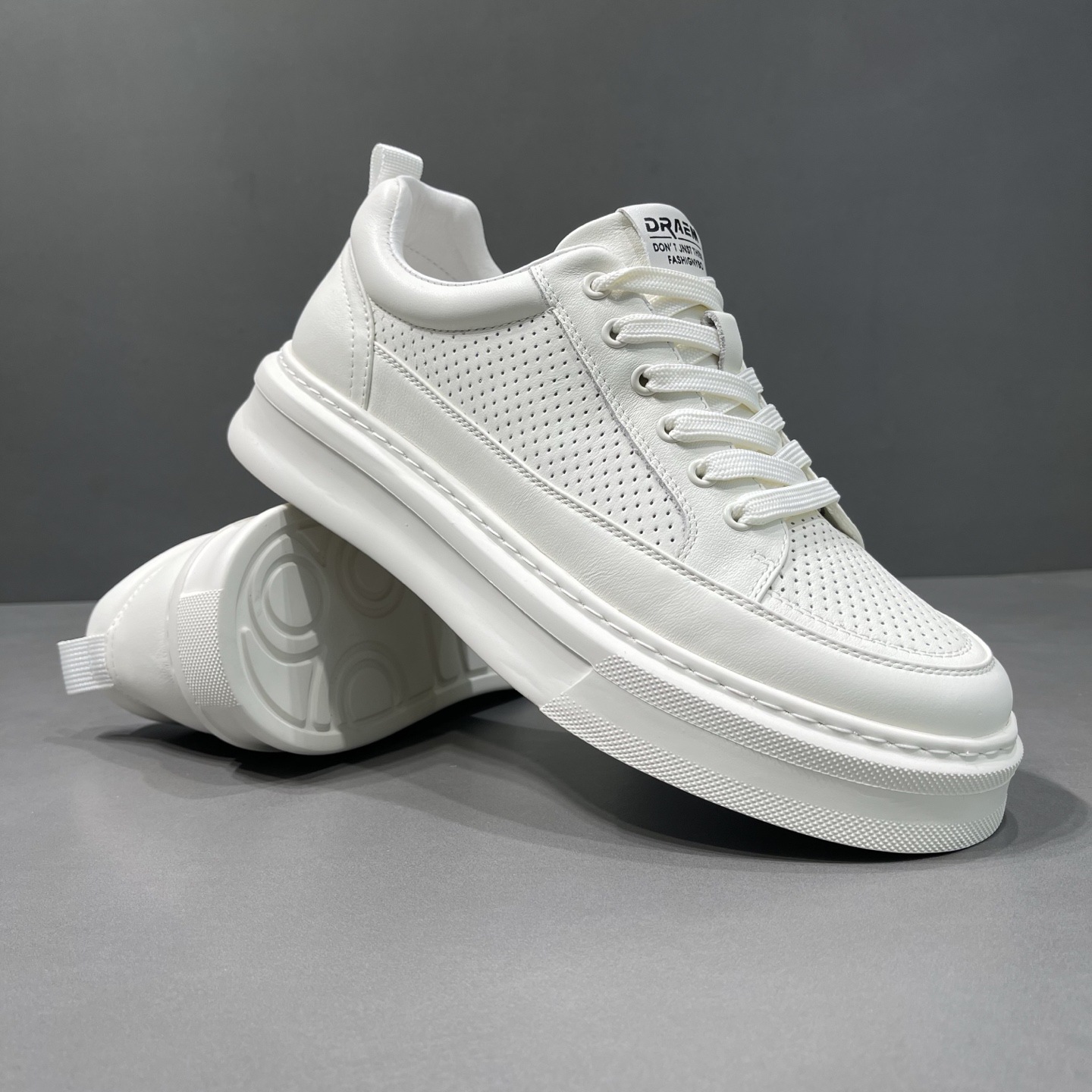 Men's Sneakers 2026 Spring/Summer New Style Genuine Leather Perforated Casual White Shoes Versatile Trendy Shoes Student Sports Dad Shoes