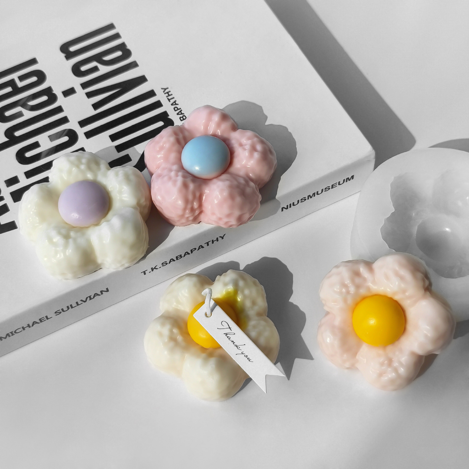 Jiahuimei Flower Omelet Pinch Le Silicone Mold Handmade DIY Crystal Drop Glue Aromatherapy Candle Mold