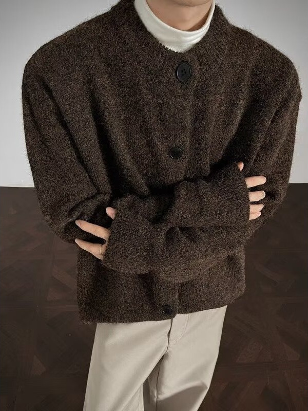 Retro Dark Brown Buttoned Sweater Cardigan for Men, Autumn and Winter Loose-Fitting, Stylish and Relaxed Knitwear Casual Jacket