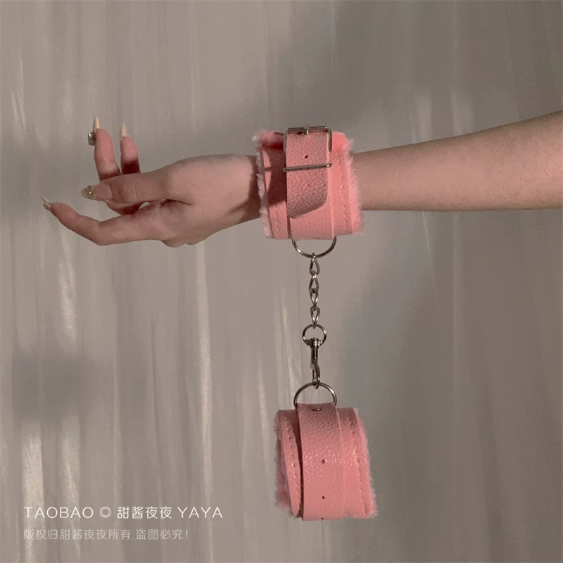 Leather Handcuffs Props Script Killing Weighted Hand Buckles Plush Handcuffs and Shackles Female Pink Couple Toys Shackles Male