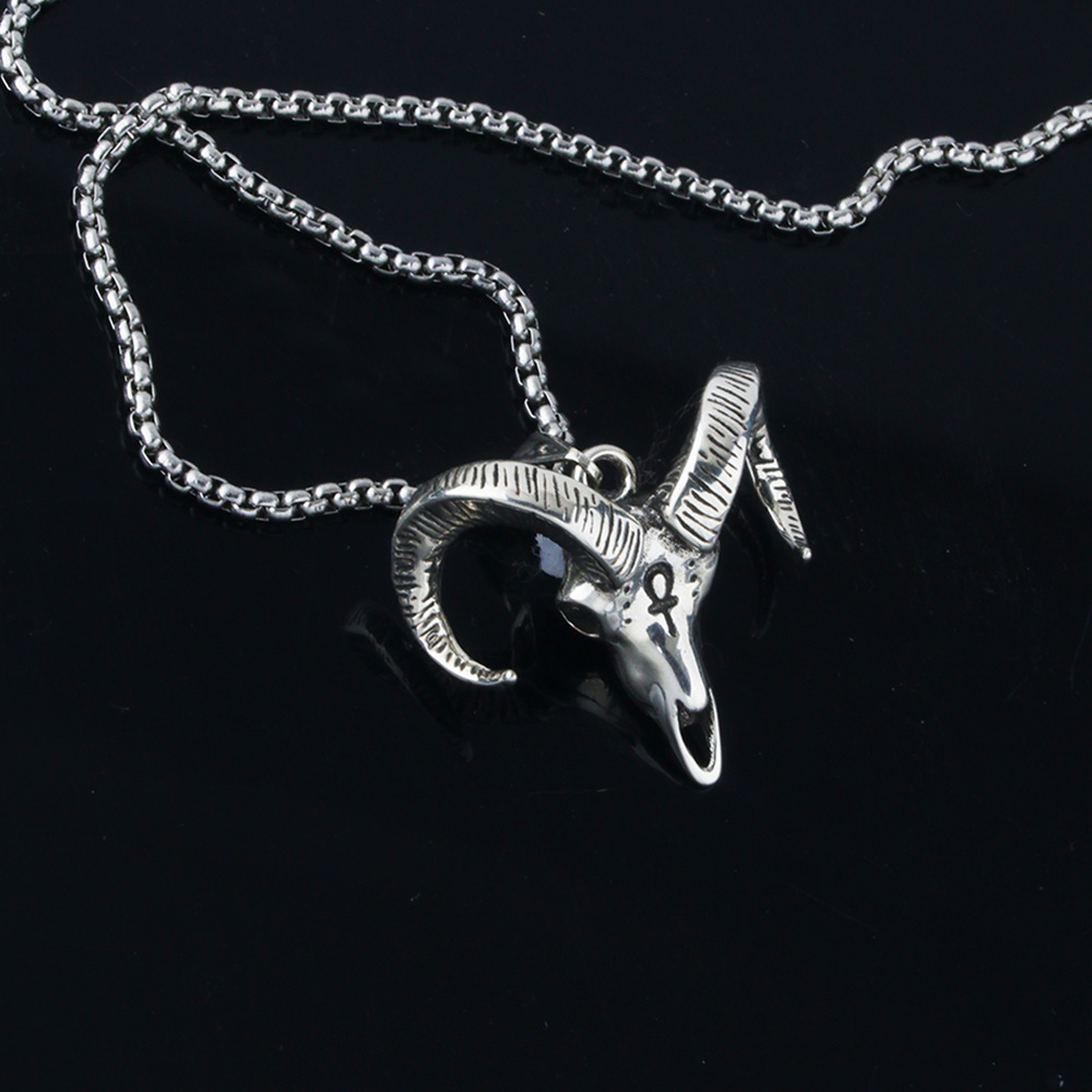 Vintage Sheep Head Necklace for Men, Trendy and Unique Minimalist Style, Imitation Thai Silver Clavicle Chain, Fashionable and Creative Zodiac Sheep Pendant