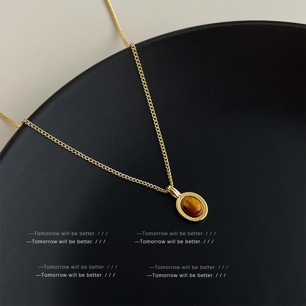 Retro high-grade Tiger Eye Stone pendant necklace women's French-style elegant clavicle chain niche fashion stackable necklace