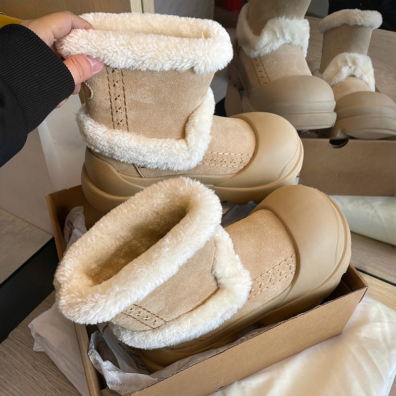 Trendy Designer-Style Thick-Soled Snow Boots for Women, Winter Sheepskin and Fur Integrated, Plush and Thick, Cute and Quirky, Large-Toe Warm Cotton Shoes