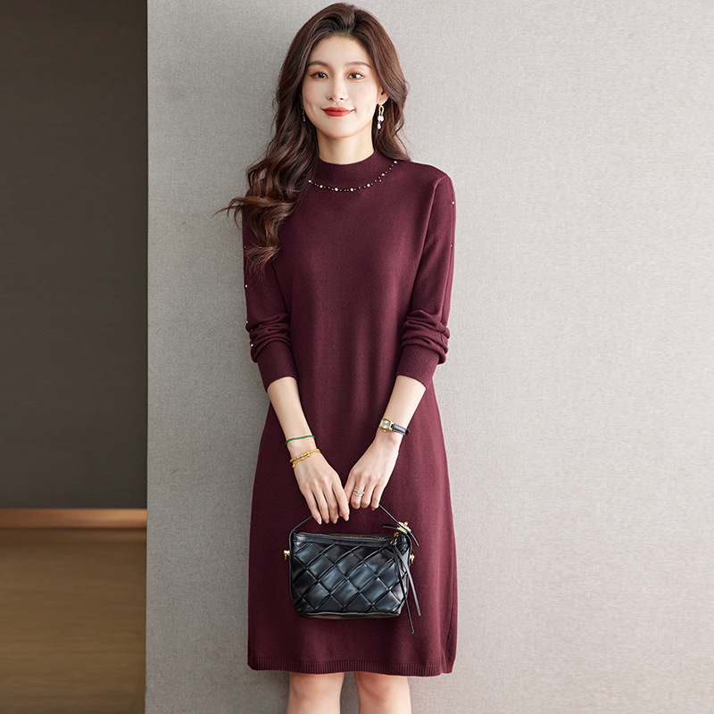 Elegant Winter Long-sleeved dress Women's 2024 New Beaded Knitted Sweater Dress Autumn and Winter Elegant Slimming Base Skirt