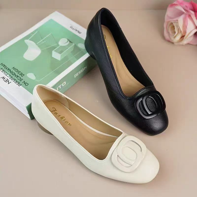 Soft Leather Shallow-Mouthed Single Shoes for Women 2026 New Style Chunky Heel Small Leather Shoes Retro Slip-On Work Commute Women's Shoes Mom Shoes