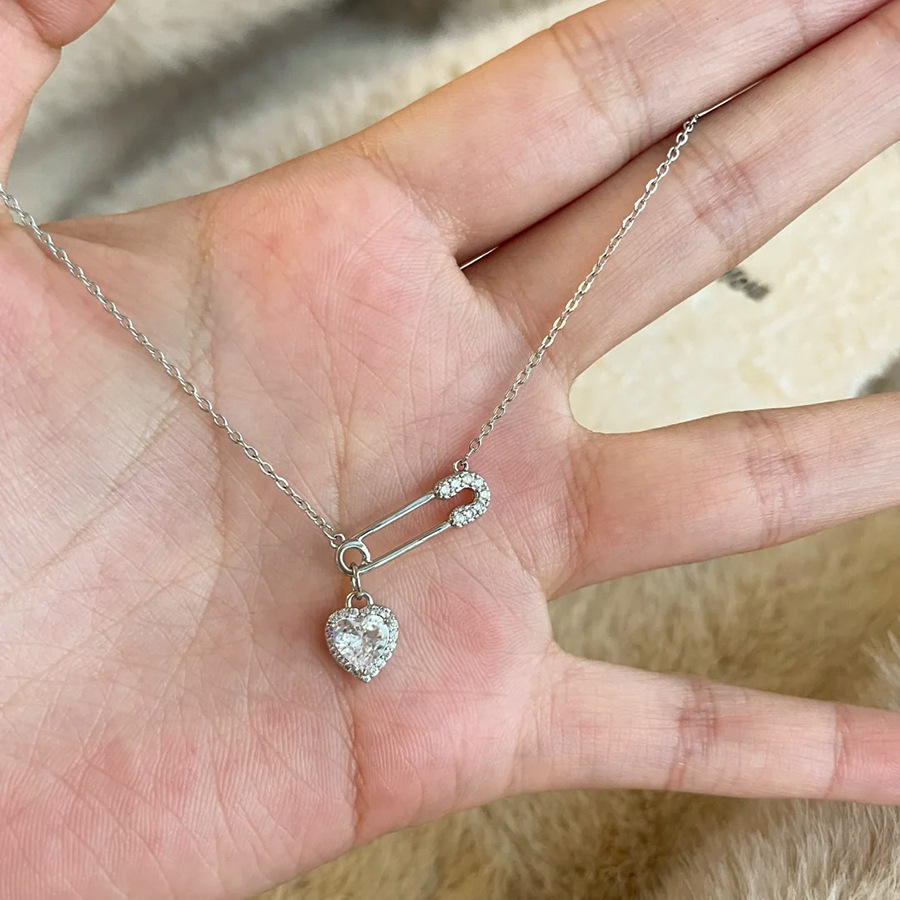Heart-Shaped Zircon Paperclip Necklace 2026 New Style Fugitive Princess Niche Design Light Luxury Clavicle Chain Custom-Made