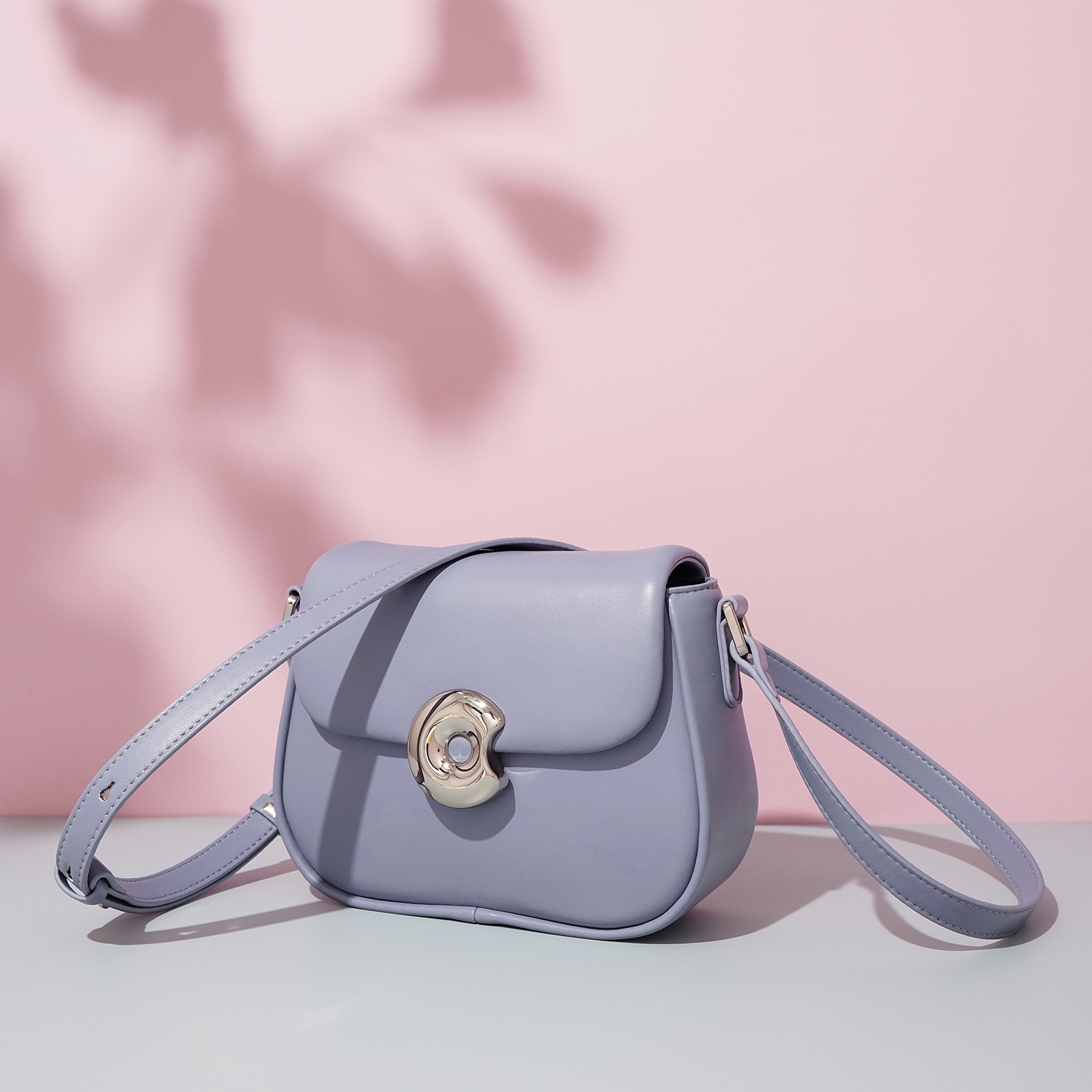 New Genuine Leather Saddle Bag Crossbody Popular Bag Niche Textile Shoulder Bag Commuter All-match Mobile Phone Crossbody Bag
