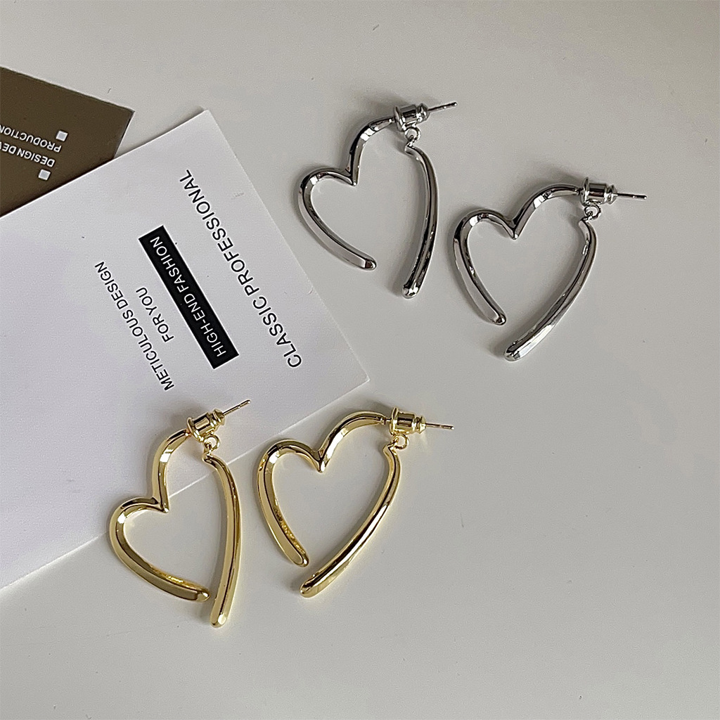 High-End Feel! Silver-Plated Needle with 14K Plating, a Versatile Heart-Shaped Earring That Can Be Worn in Two Ways, Elegant and Simple Fashion Earrings for Women