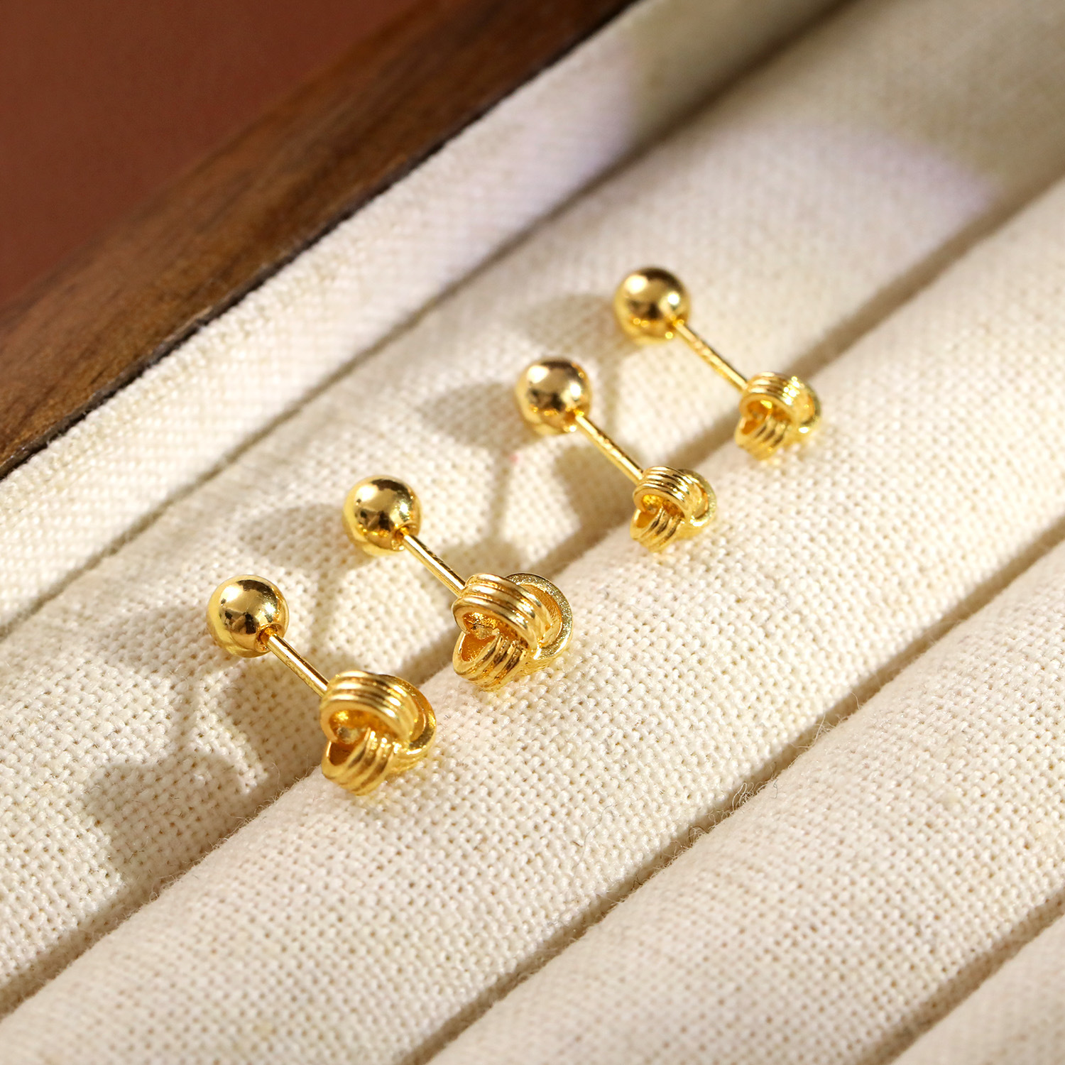 Korean and Japanese Style Minimalist Knot Thread Small Stud Earrings, Simple and Elegant Screw Earrings, Ear-Friendly Earrings for Everyday Wear