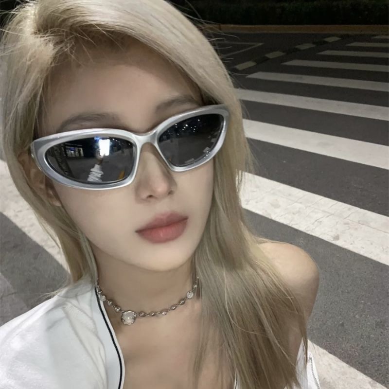 Future Technology Sense Glasses Millennium Y2K Spice Girls Sunglasses Trendy Internet Popular Street Photoshoot Functional European and American Retro Sunglasses
