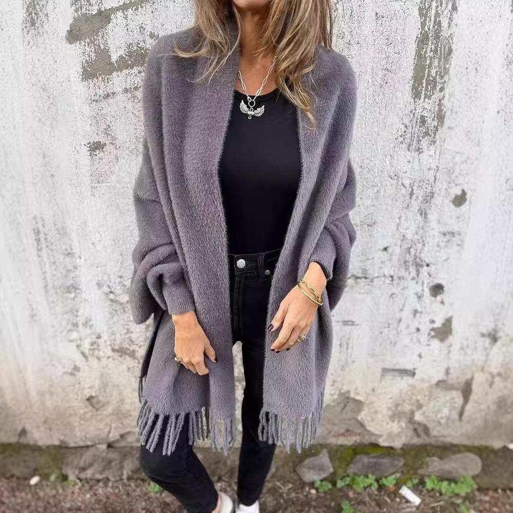2026 New Cross-Border Women's Fashion Foreign Trade Independent Website Model_ Casual Knitted Plush Fringe Shawl Coat