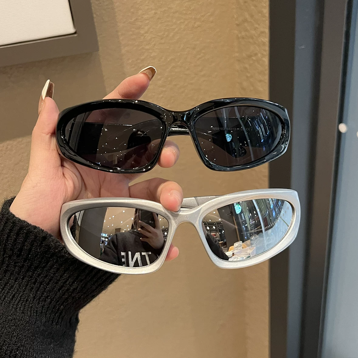 2023 New Millennium Future Technology Punk Sunglasses for Men and Women, Trendy Street Style, Functional Style, European and American Retro Sunglasses