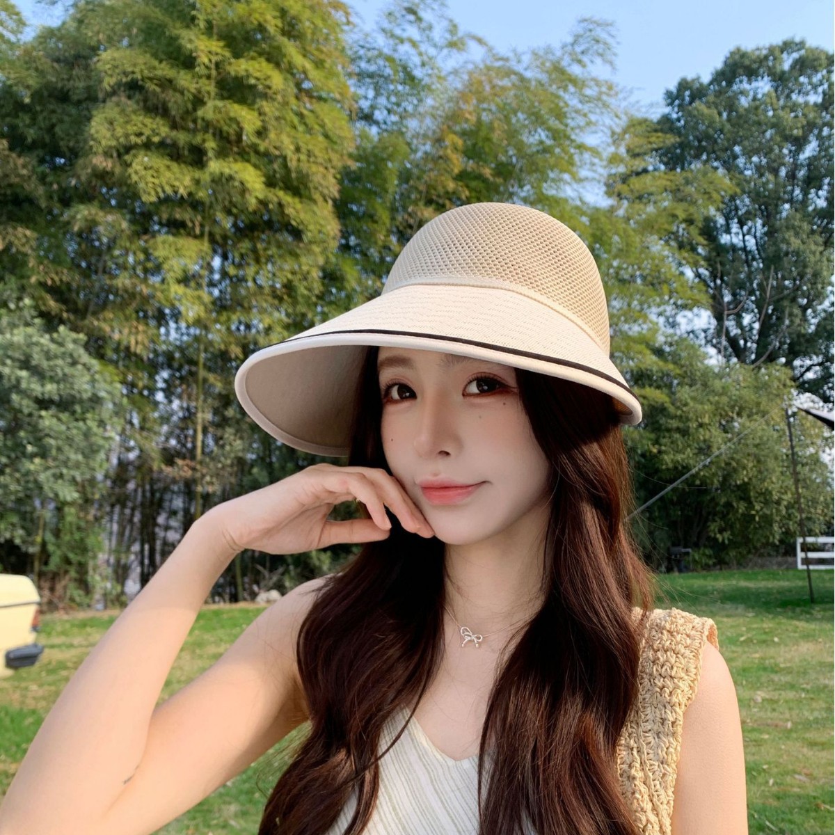 Summer Mesh Breathable Hollow Hat for Women with Large Brim That Makes the Face Look Smaller, Equestrian Hat for Outdoor Activities, Sun Protection Hat