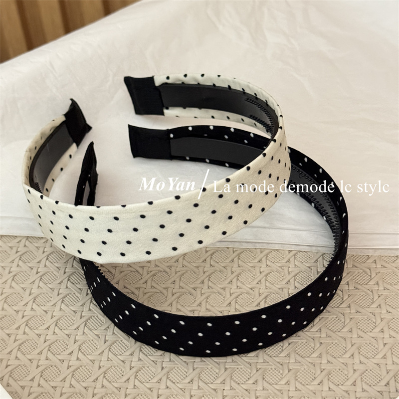 Korean Style Black and White Polka Dot Toothed Anti-Slip Hairband 2025 New Style Hair Pressing Face Wash Hairpin High-End Fashion Headband for Women