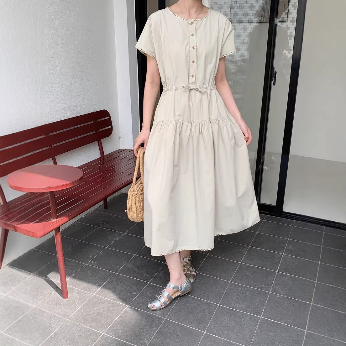 French Retro Short-Sleeved Dress for Women, New Summer Style, Waist-Cinching, Slimming, Elegant, High-End, Niche Long Dress
