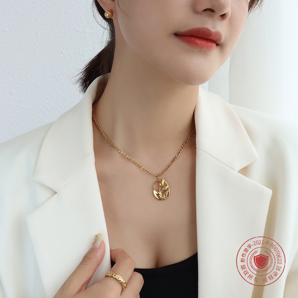 Marka European and American style personality temperament tulip flower pendant necklace titanium steel 18k gold clavicle chain chocker