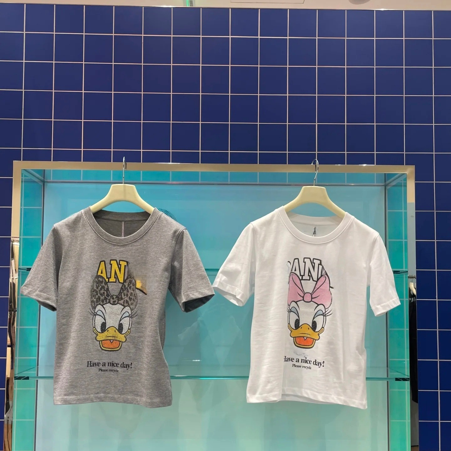 2026 Early Spring New Niche Designer Donald Duck Letter Print Round Neck Pure Cotton Slim Fit Short-Sleeved T-Shirt for Women