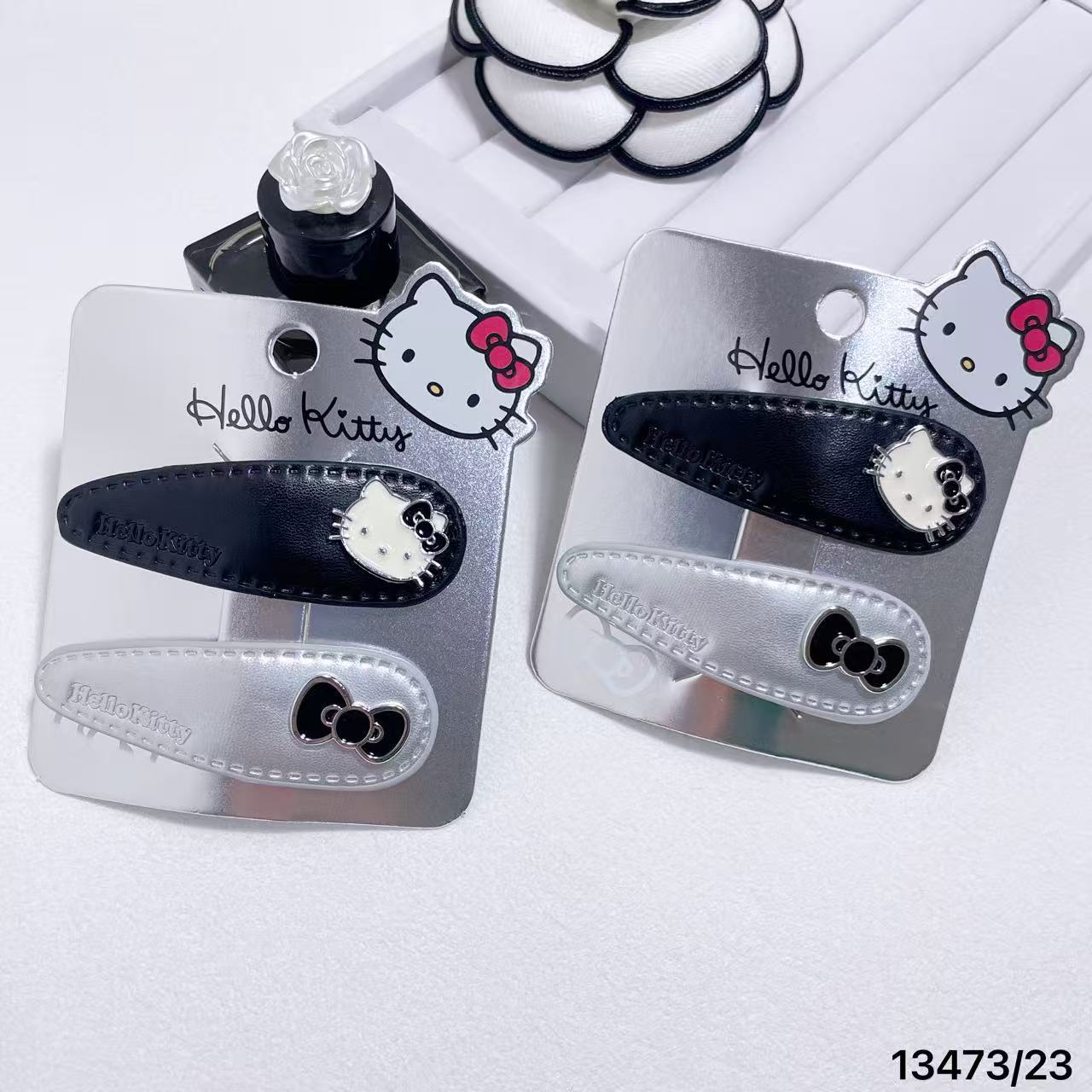 Authenticly Authorized Hello Kitty Sweet-Cool Style High-Quality Silver and Black Pu Leather Bb Hair Clip Side Clip 13473