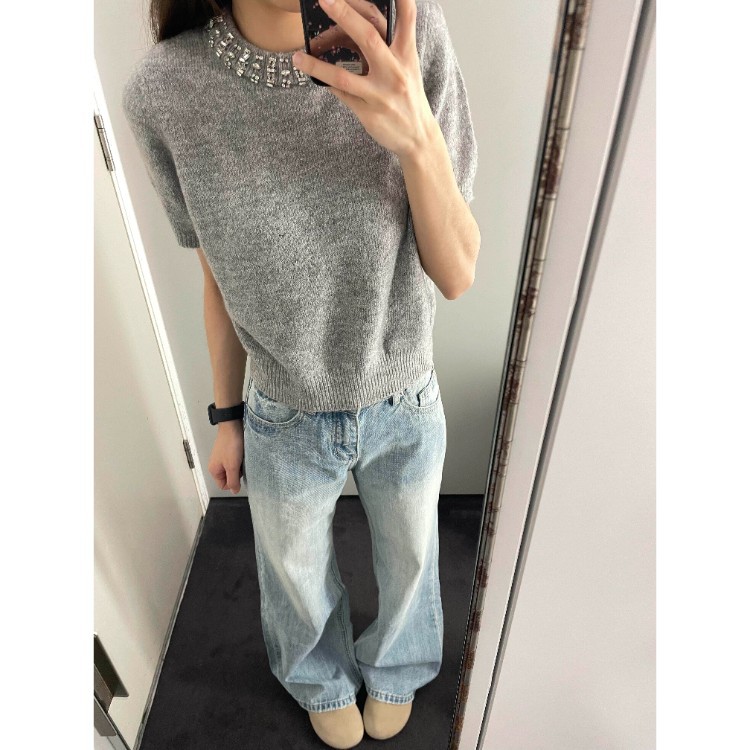 Gray Short-Sleeved Knitwear for Women Summer 2026 New Korean Chic Heavy-Duty Diamond-Encrusted Round Neck Loose Short Top