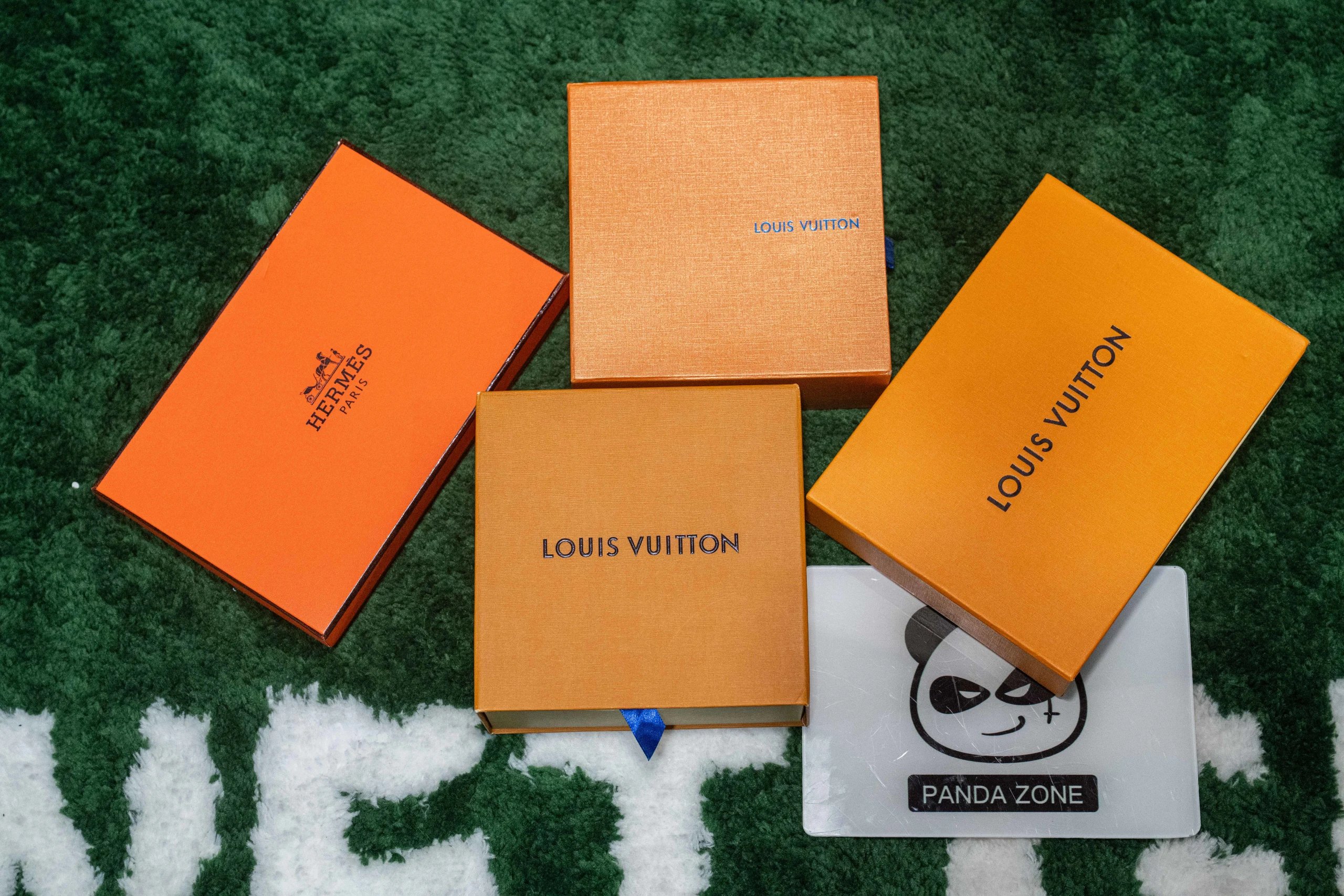 V【Surprise Mystery Box】Belts: No refunds or exchanges after ordering.