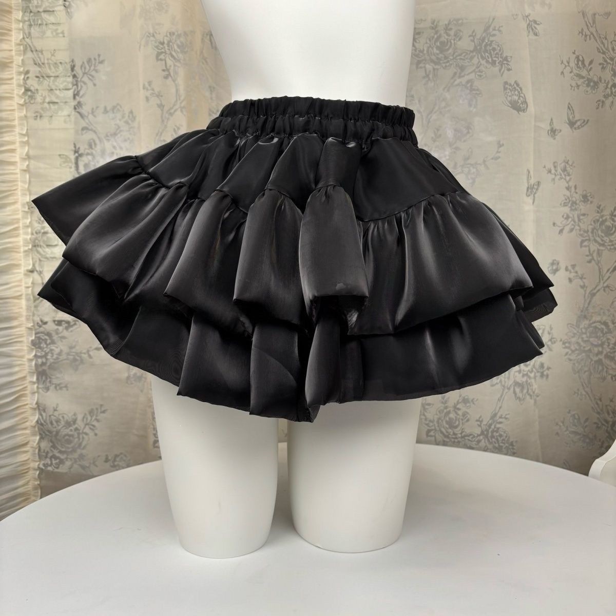 New Sweet Girl Style Pearlescent Satin Puffy Skirt for Women, White Lolita Ballet Style High-Waisted Slimming Ruffle Skirt