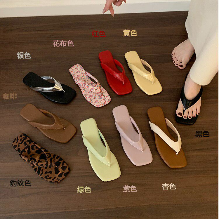 Fashionable Flat Flip-Flops for Women, Summer 2026 New Style, Non-Slip Thong Sandals, Simple Versatile Beach Shoes