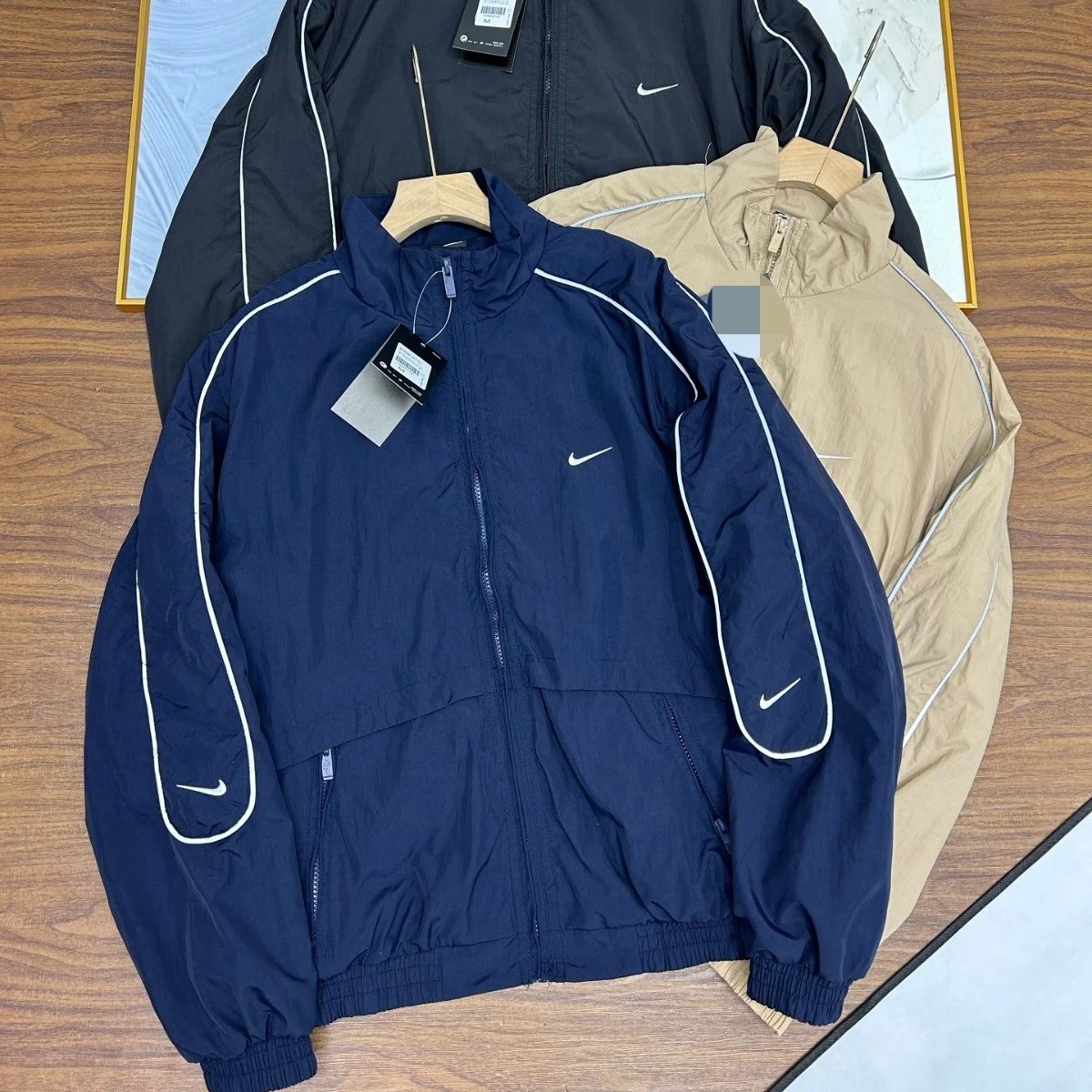 NIKE Windbreaker