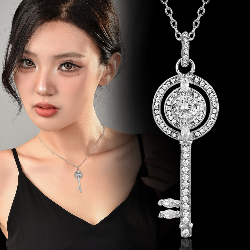 Cross-Border Foreign Trade Round Key Necklace, Niche Non-Colliding Key Necklace, Full of Atmosphere, Whoever Wears It Will Be Beautiful
