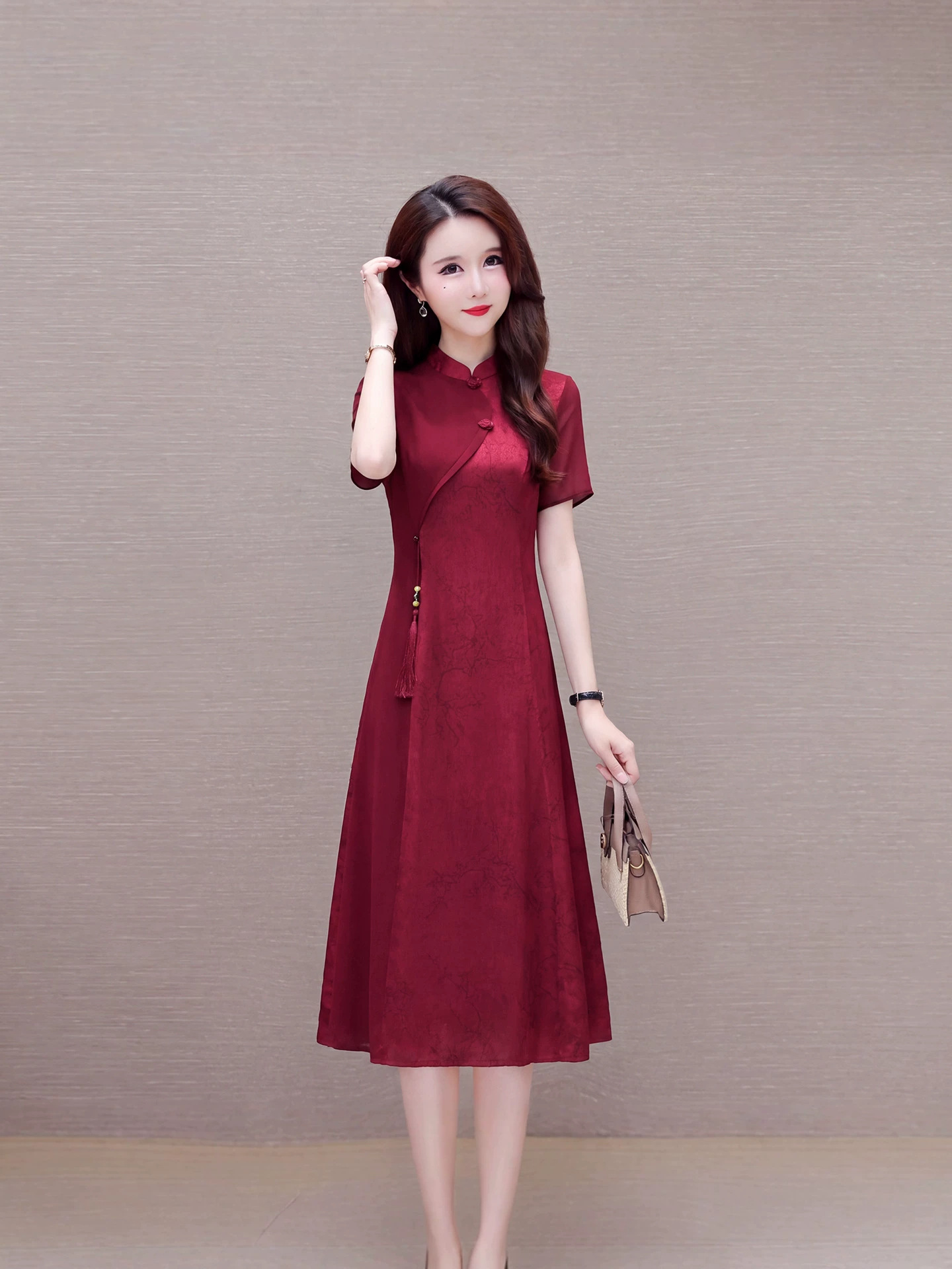 2026 Summer New Fashionable and Elegant Improved Qipao Dress for Women, Slim Fit Short Sleeve Dress for Mother-In-Law