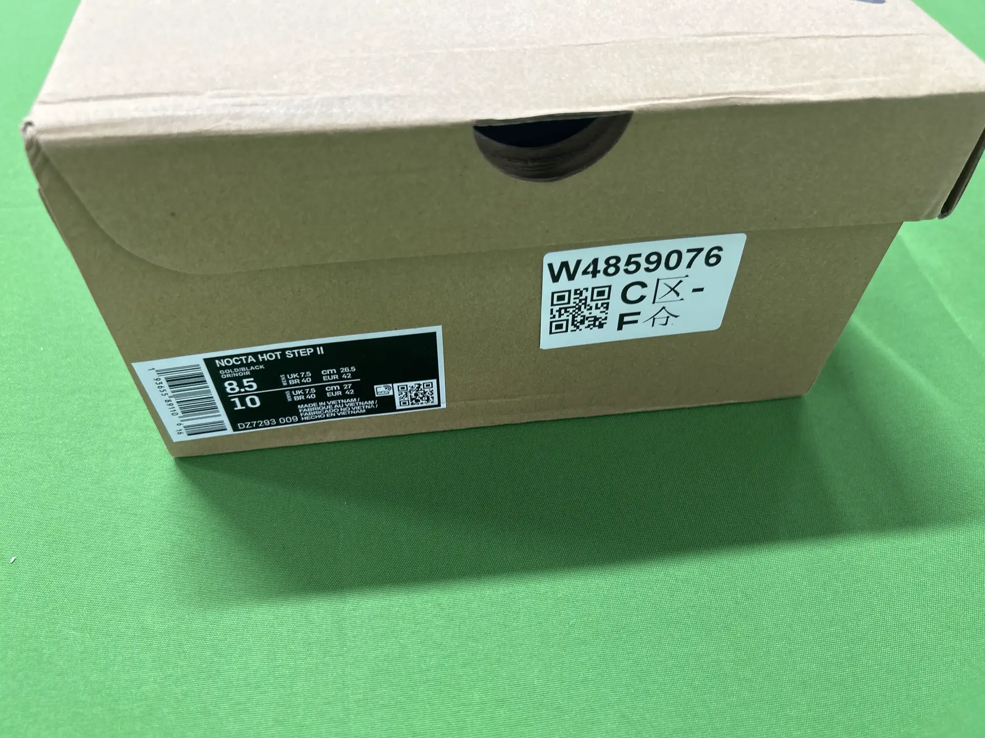 Newly released men's shoes, sports models, air cushioned running shoes, men's and women's white comfortable new sports shoes, new styles