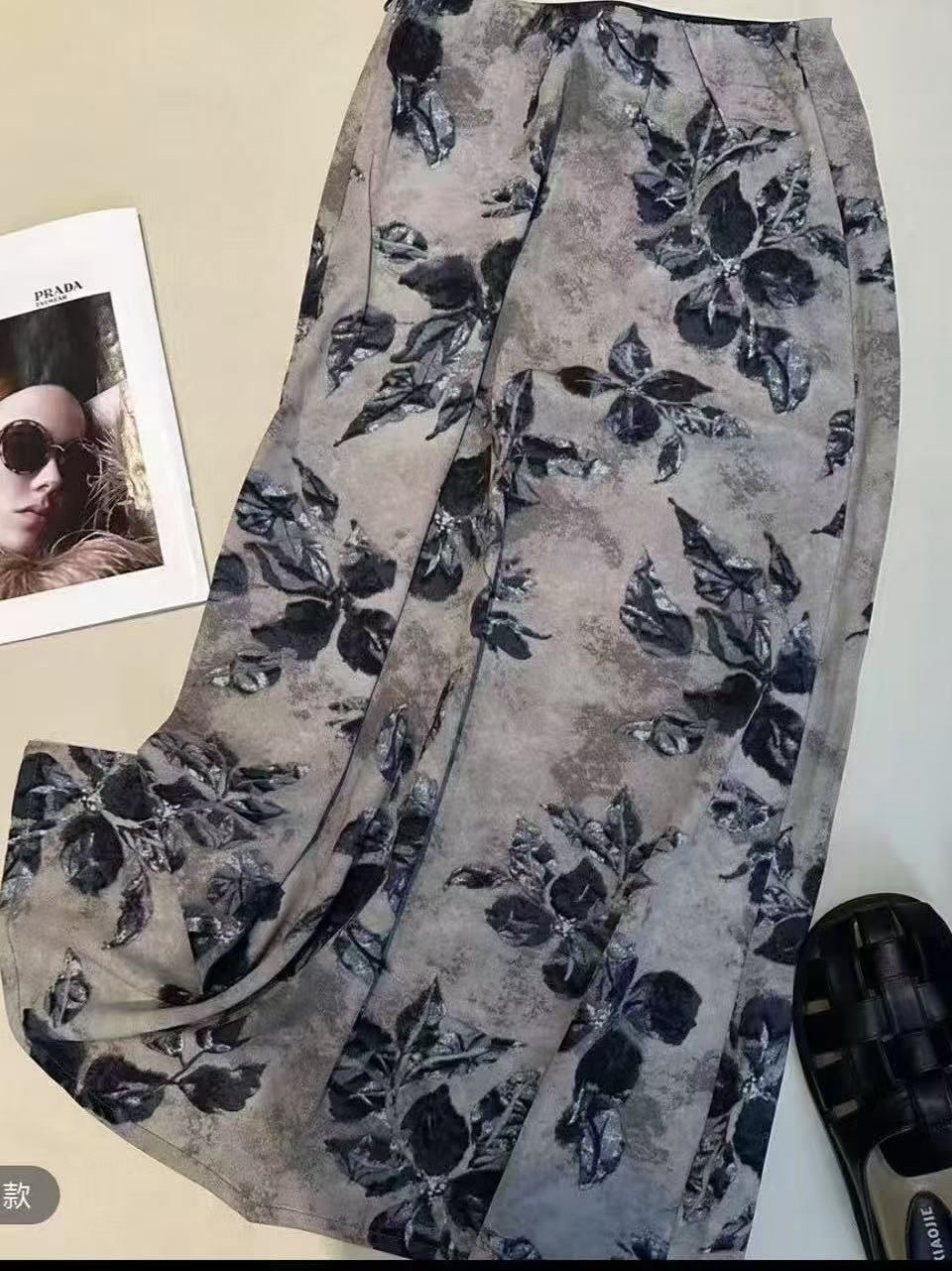 Summer 2025 Women's College-Style Chiffon Skirt, Mid-Length, Thin Floral Fashion Slimming Skirt, a Version