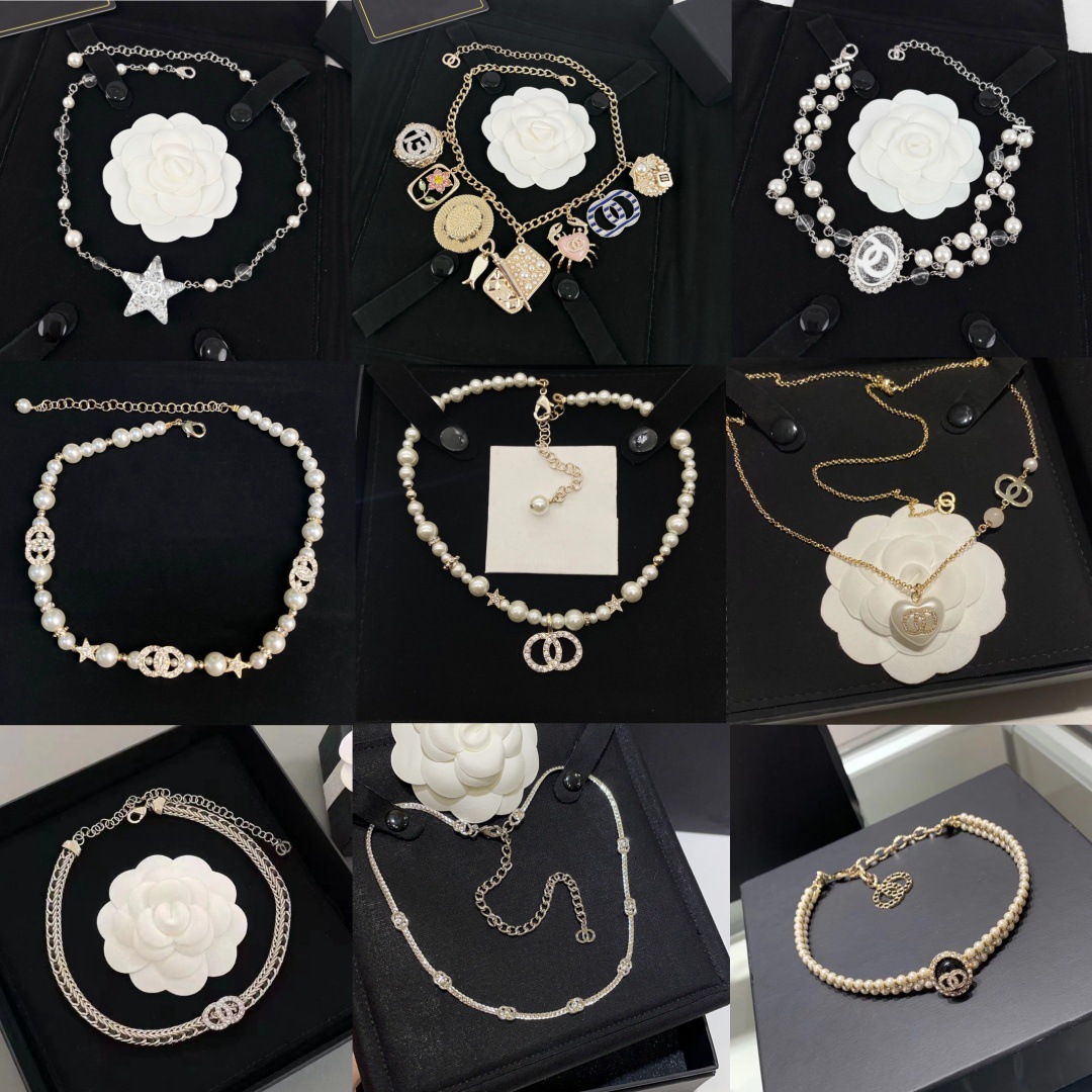 New Chanel-Style Pearl Double C Letter Black Heart Sweater Chain, Vintage Fashion Clavicle Chain QC-foto från 1688 på Qualit.ly