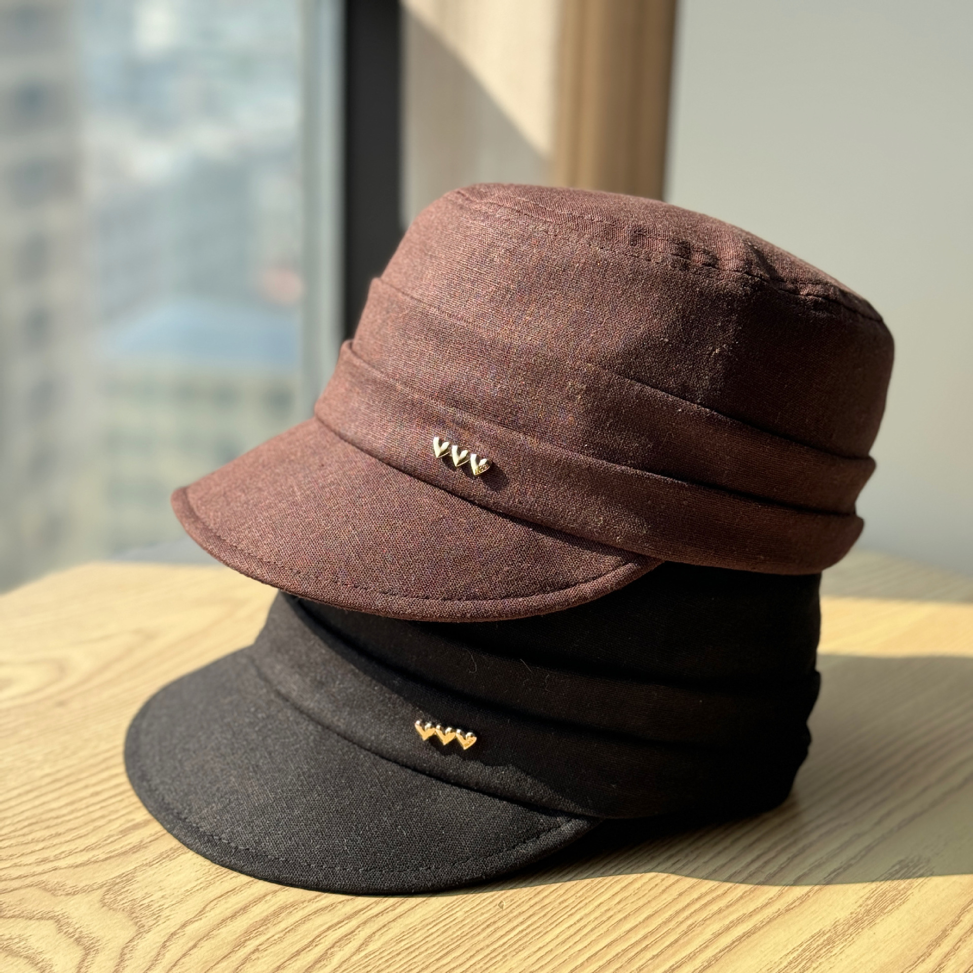 High-Quality Cotton and Linen Pleated Small Heart-Shaped Equestrian Hat for Women, New Spring Style Newsboy Hat, Retro Duckbill Rider Hat, Trendy