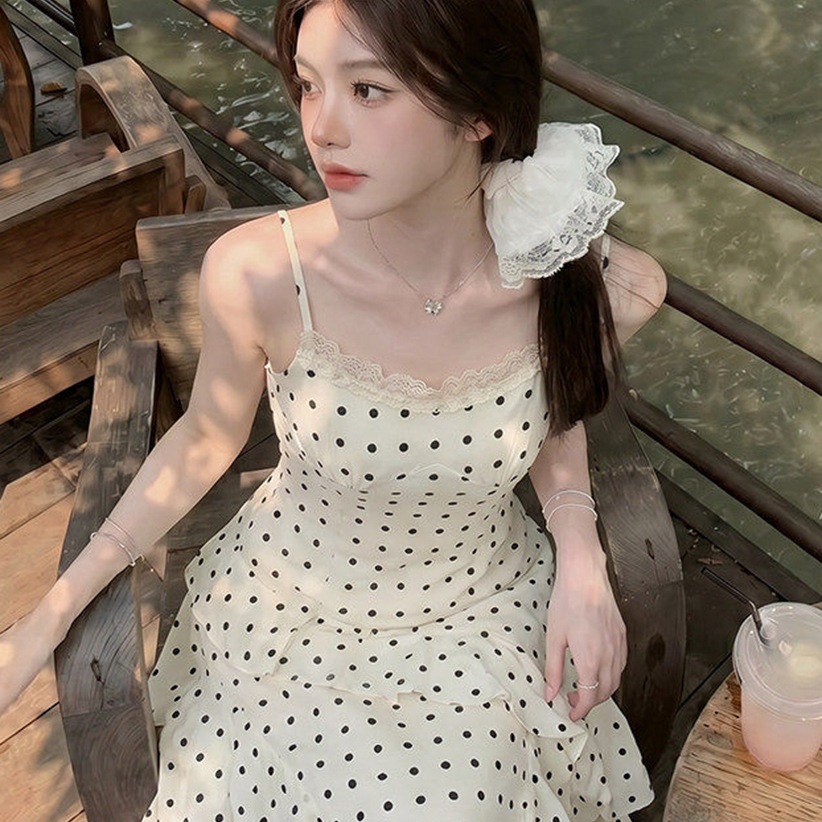 Resort-Style French Polka-Dot Suspender Dress for Women, Summer Ruffled Super-Fairy Dress, Slim-Fitting Waist-Cinching Long Dress