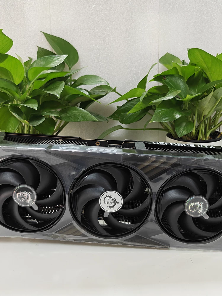 MSI GEFORCE RTX 5090 QC 照片，来自 TAOBAO Qualit.ly