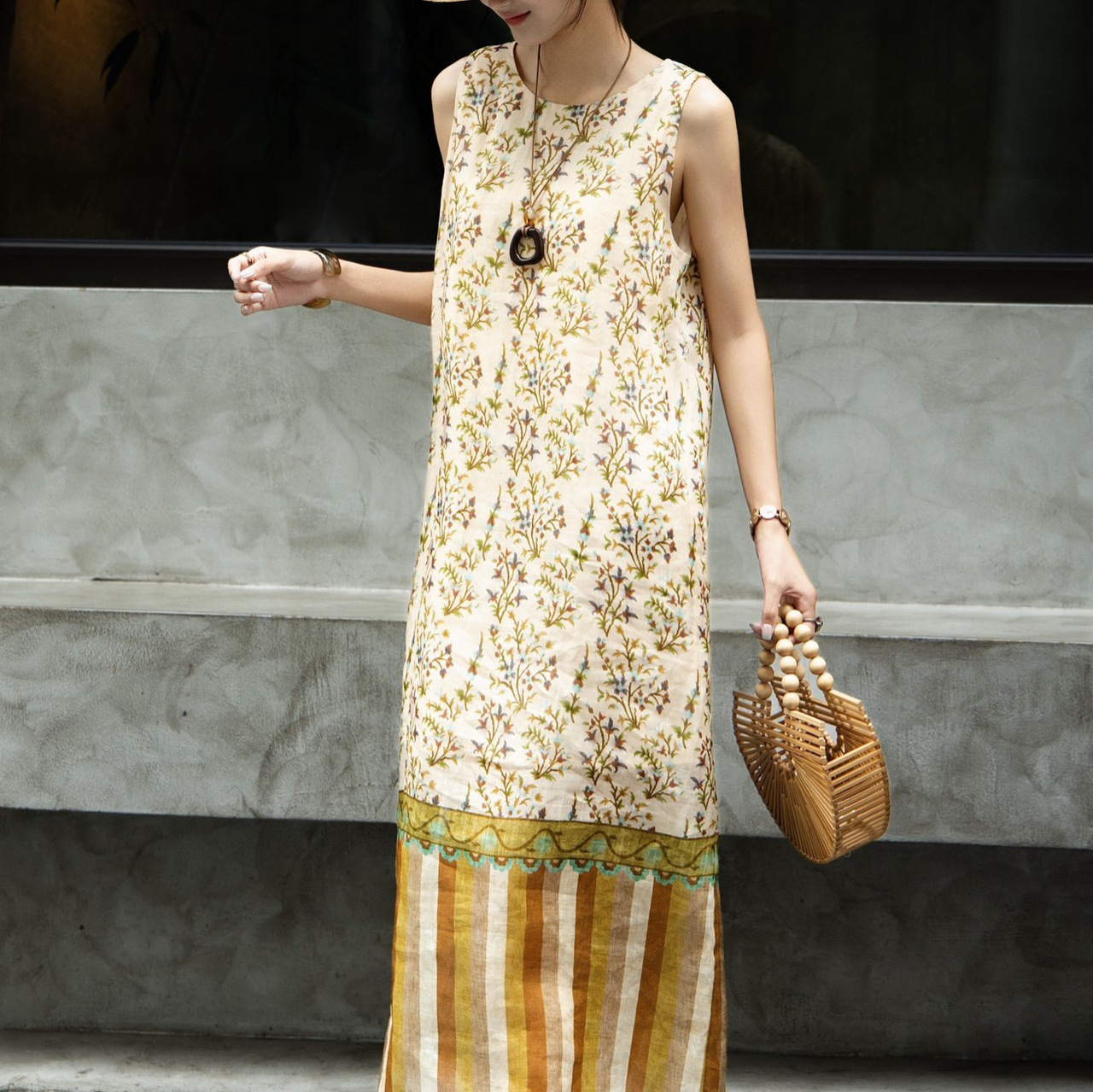 Nanyou 26 Hot-Selling Women's Clothing New Arrivals: a Relaxed and Refreshing, Age-Reducing Sleeveless Dress with Side Slits and Ramie Print