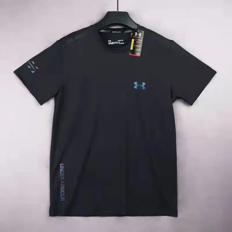 Under Armour T-shirt